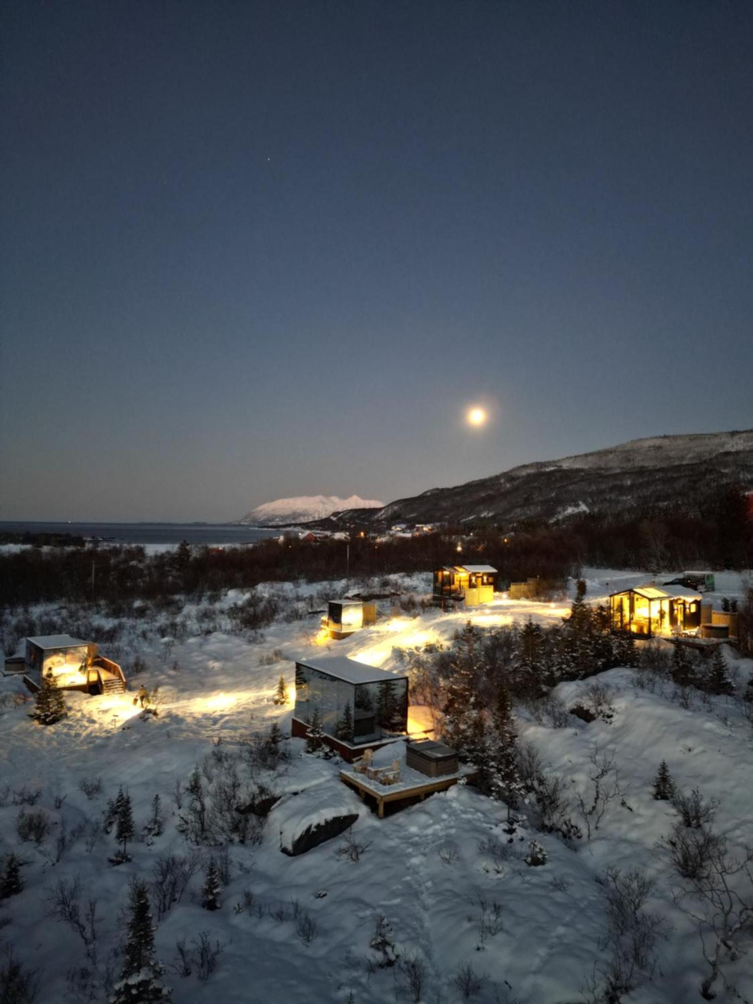 Wonderinn Arctic Utstrand Εξωτερικό φωτογραφία